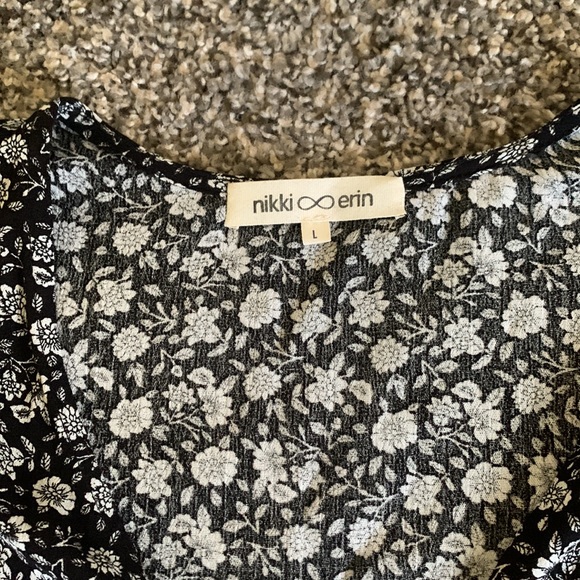 Nikki & Erin Long Sleeve Blouse, Size L *4 for $20* - Picture 2 of 5